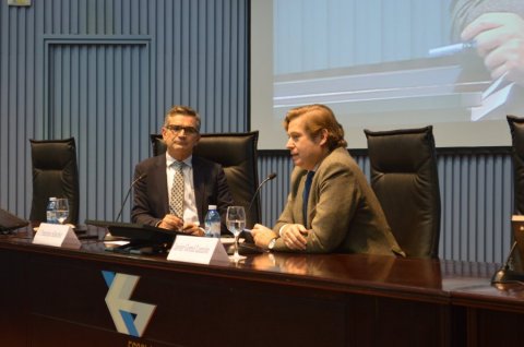  Conferencia de Javier Gom&aacute;, autor da tetralox&iacute;a da Exemplaridade  - Curso monográfico sobre ética pública e medios para previr a corrupción